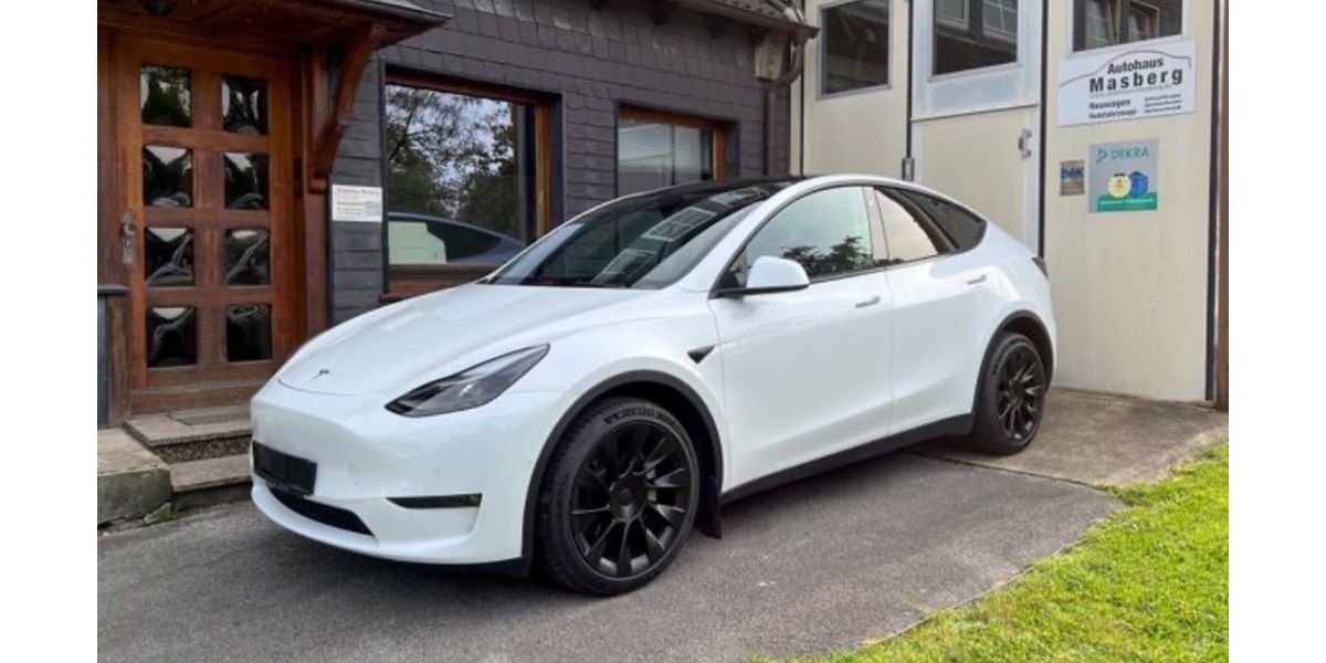 Tesla Model Y 56.820 km 29.800 &euro; Solingen 42655