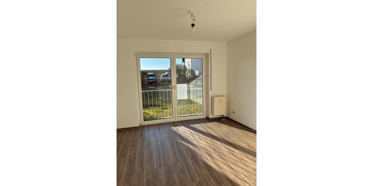 Erdgeschoßwohnung Weidhausen bei Coburg - 3 Zimmer, 85 m&sup2;, 690&euro; | Angebot:26411121