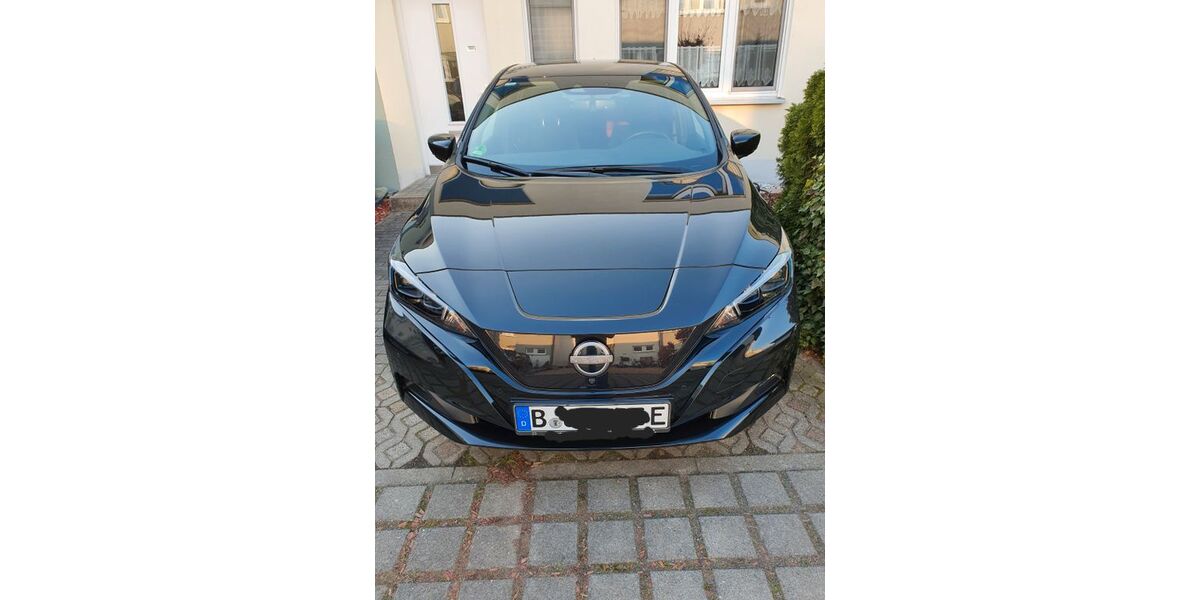 Nissan Leaf 18.378 km 17.999 &euro; Berlin 13059
