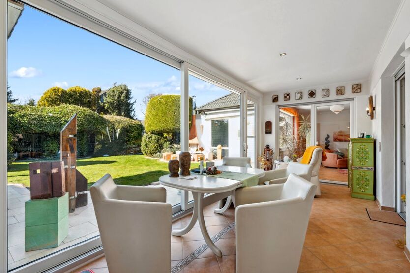 Mit 3D und Video: Modernes Einfamilienhaus mit großem und schön angelegten Garten in Nörvenich! 8 zimmer