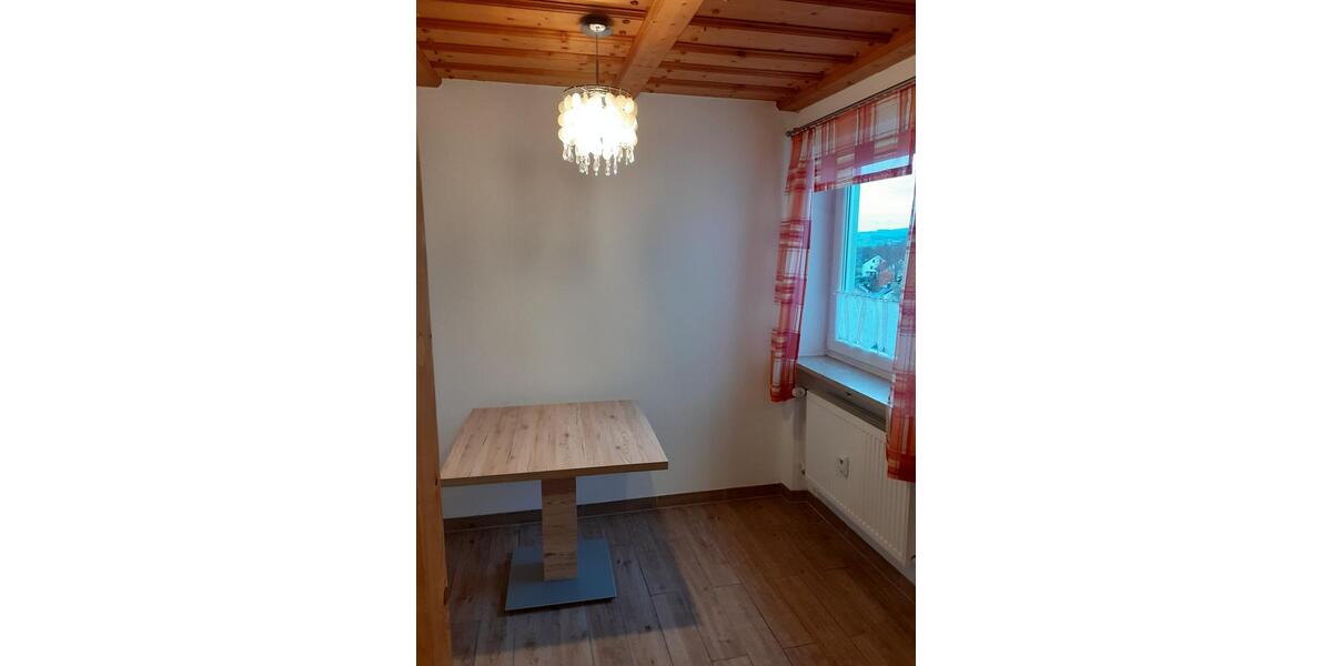 Etagenwohnung Tirschenreuth - 3 Zimmer, 82 m&sup2;, 165.000&euro; | Angebot:25186893