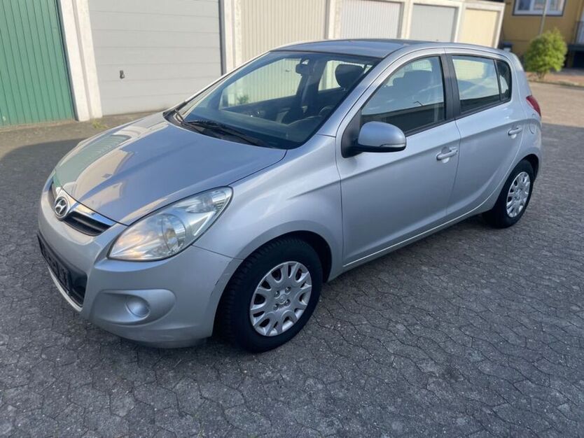 i20