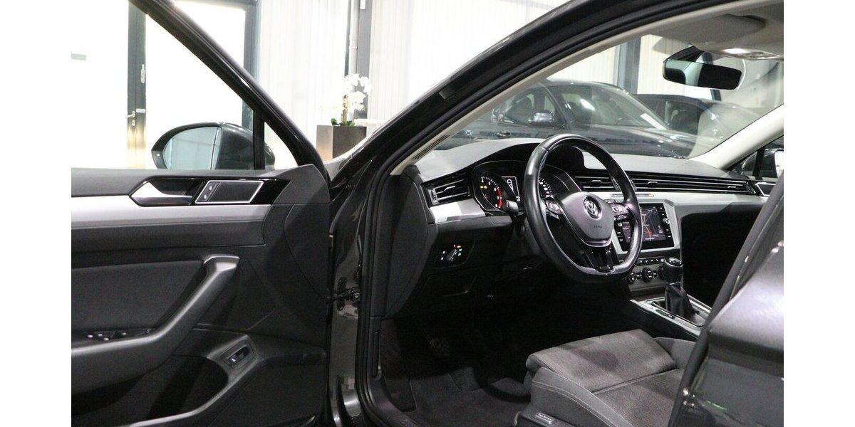 VW Passat 1.4 TSI Comfortline NAVI-DM+APPLE+ANDROID 159.000 km 11.888 &euro; Hamm 59077