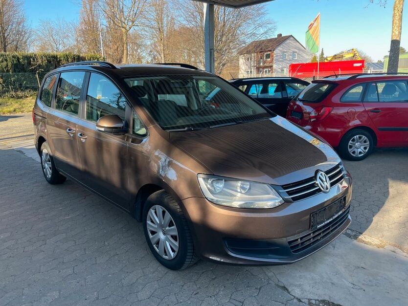 VW Sharan 208.202 km 7.299 € Königslutter 38154