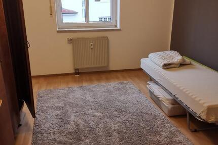 möbliertes WG-Zimmer in 3 Zimmer Wohnung