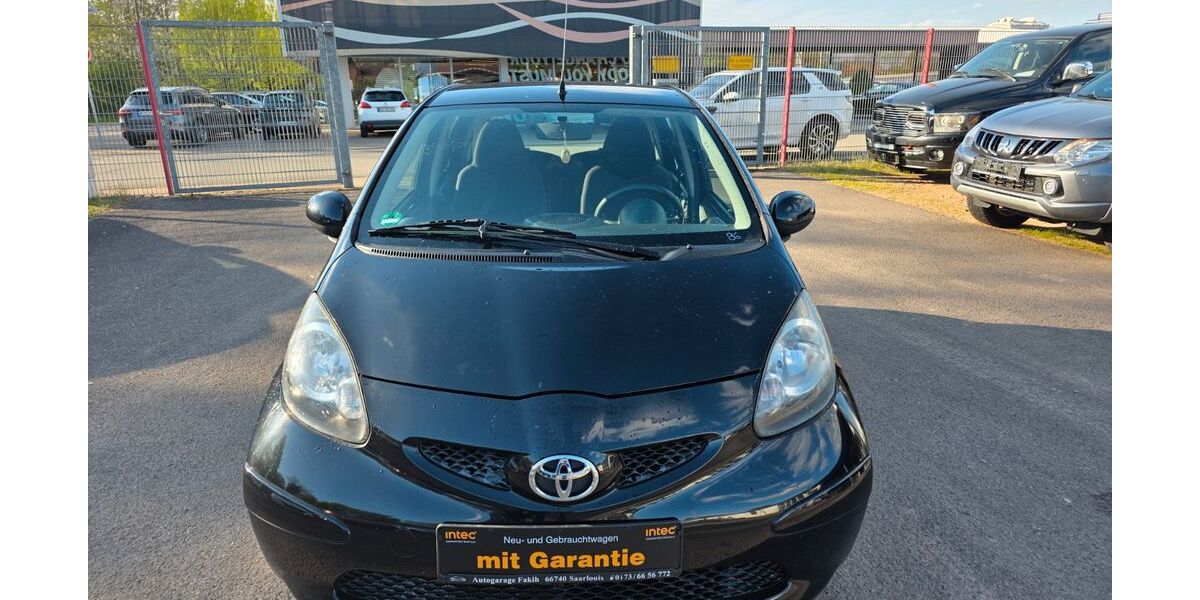Toyota Aygo (X) 148.000 km 2.499 &euro; Saarlouis 66740