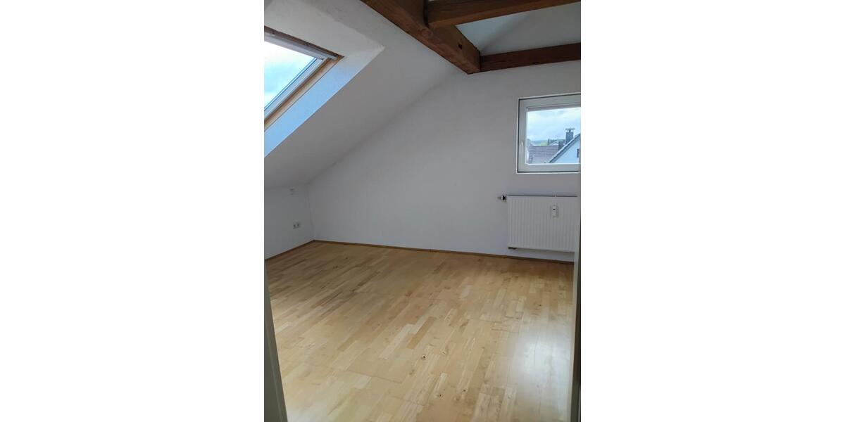 Dachgeschoßwohnung Walldürn - 3 Zimmer, 100 m&sup2;, 800&euro; | Angebot:26221333
