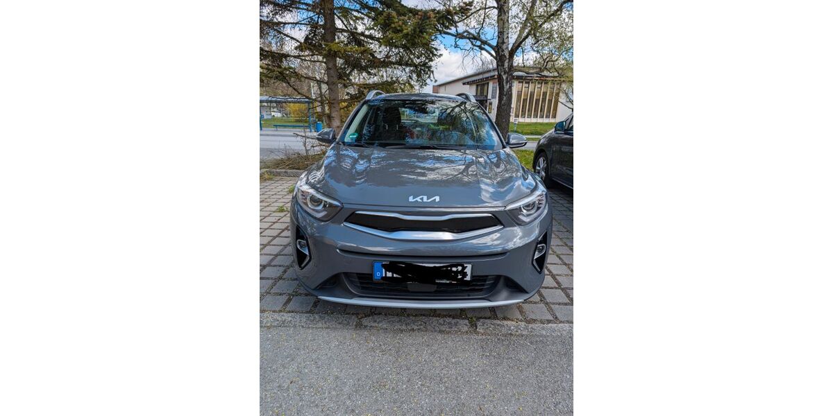 Kia Stonic 33.800 km 13.800 &euro; Mùnchen 81549
