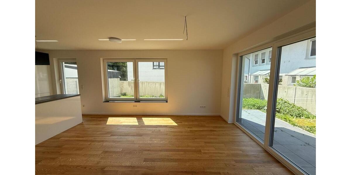 Doppelhaushälfte Frankfurt am Main West - 4 Zimmer, 113 m&sup2;, 2.300&euro; | Angebot:26093726