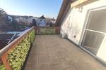Große Maisonette mit Klimaanlagen (aktuell in 2 Wohnungen unterteilt) mit 2 Balkonen, 2 Einbauküchen und 2 Stellplätzen 5 zimmer