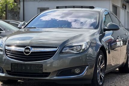 Opel Insignia 82.000 km 12.500 € Berlin 12353