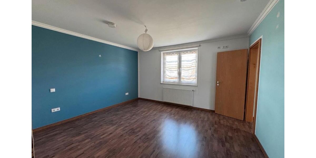 Dachgeschoßwohnung Altenbeken - 4 Zimmer, 118 m&sup2;, 980&euro; | Angebot:25656564