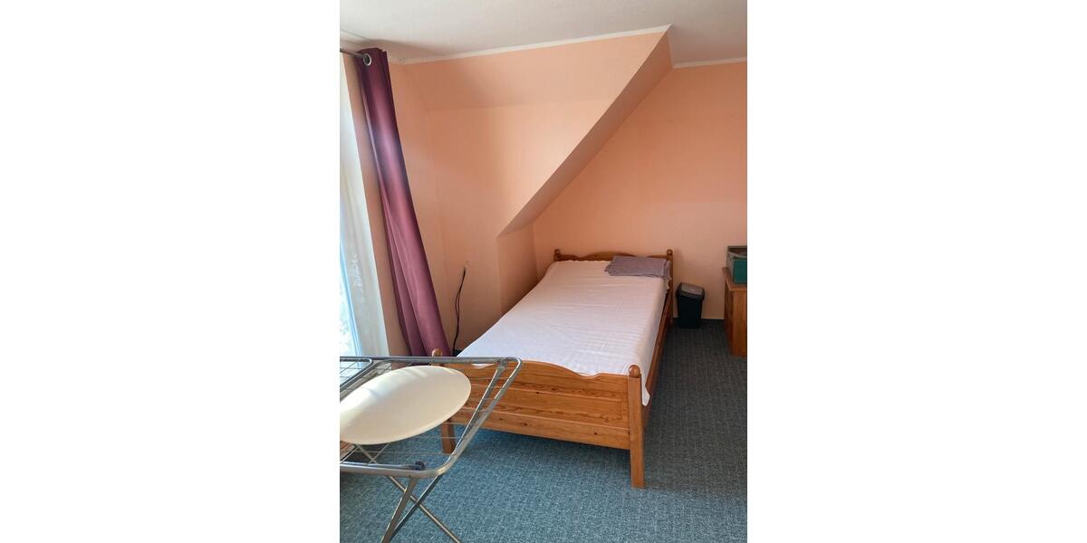 Dachgeschoßwohnung Westerstede - 5 Zimmer, 70 m&sup2;, 700&euro; | Angebot:25406441