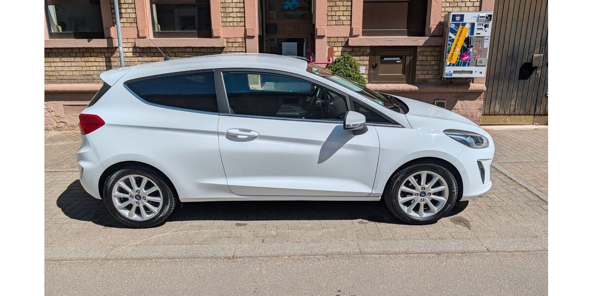 Ford Fiesta 98.000 km 8.699 &euro; Pfinztal 76327