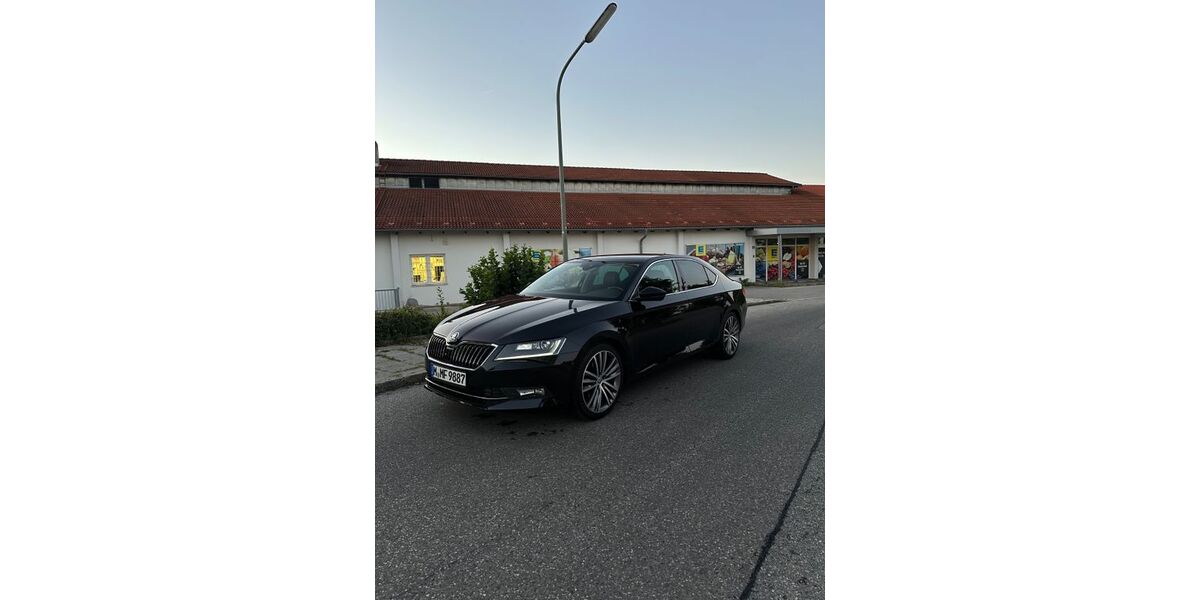Skoda Superb 240.000 km 13.500 &euro; München 81825