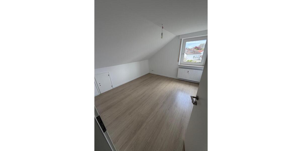 Dachgeschoßwohnung Delbrück - 2 Zimmer, 45 m&sup2;, 500&euro; | Angebot:26288140