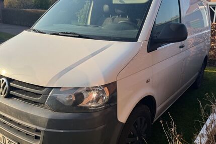 VW T5 Transporter 240.000 km 7.500 &euro; Zetel 26340