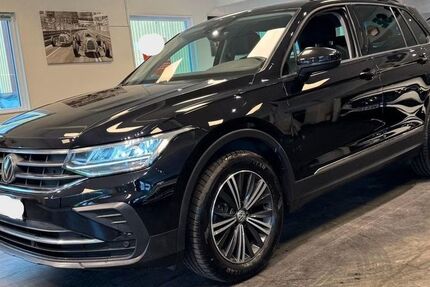 VW Tiguan 98.660 km 25.900 &euro; Pinneberg 25421