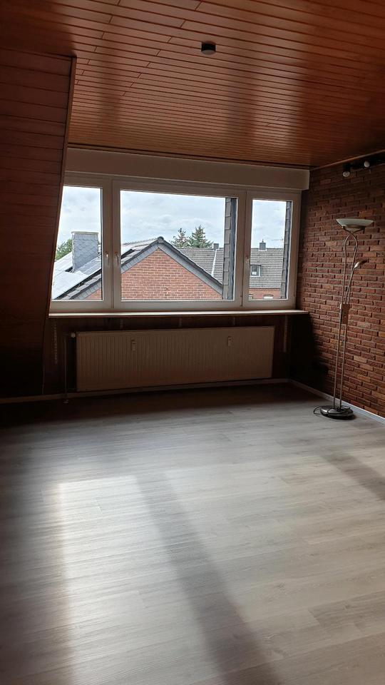 Teilmöbilierte 2-Zimmer-Wohnung in Bergheim - Quadrath