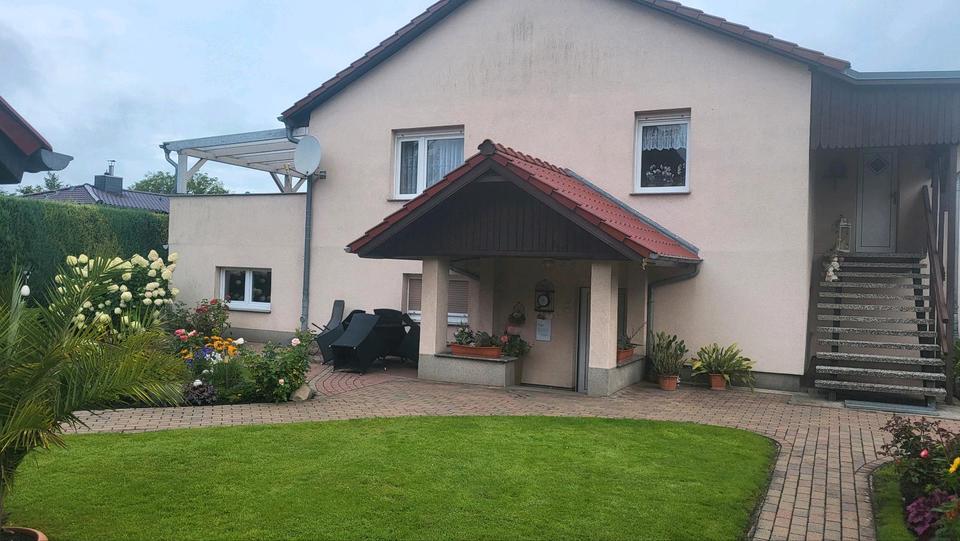 Einfamilienhaus mit Bungalow
