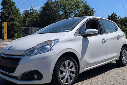 Peugeot 208 15.500 km 6.990 &euro; Mainz 55128
