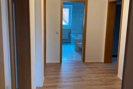 Wohnung Römhild - 3 Zimmer, 67 m&sup2;, 450&euro; | Angebot:25972175