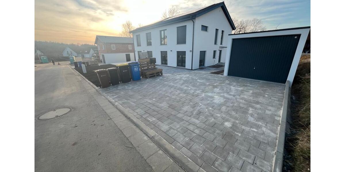 Doppelhaushälfte Eckersdorf - 5 Zimmer, 142 m&sup2;, 1.700&euro; | Angebot:26579628