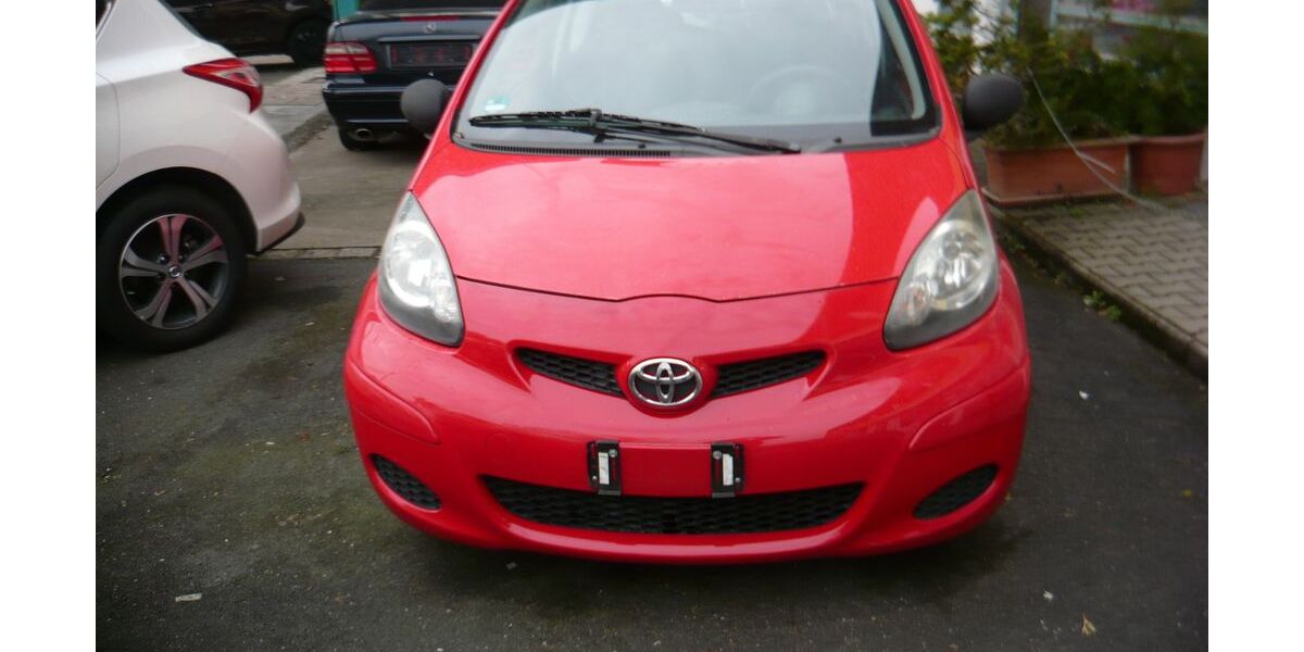 Toyota Aygo (X) 115.735 km 1.700 &euro; Erlangen 91058