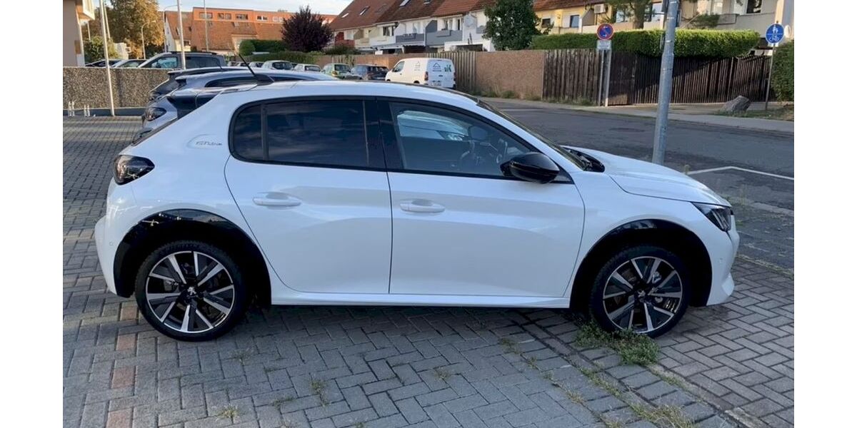 Peugeot 208 25.000 km 9.500 &euro; Hamburg 22393