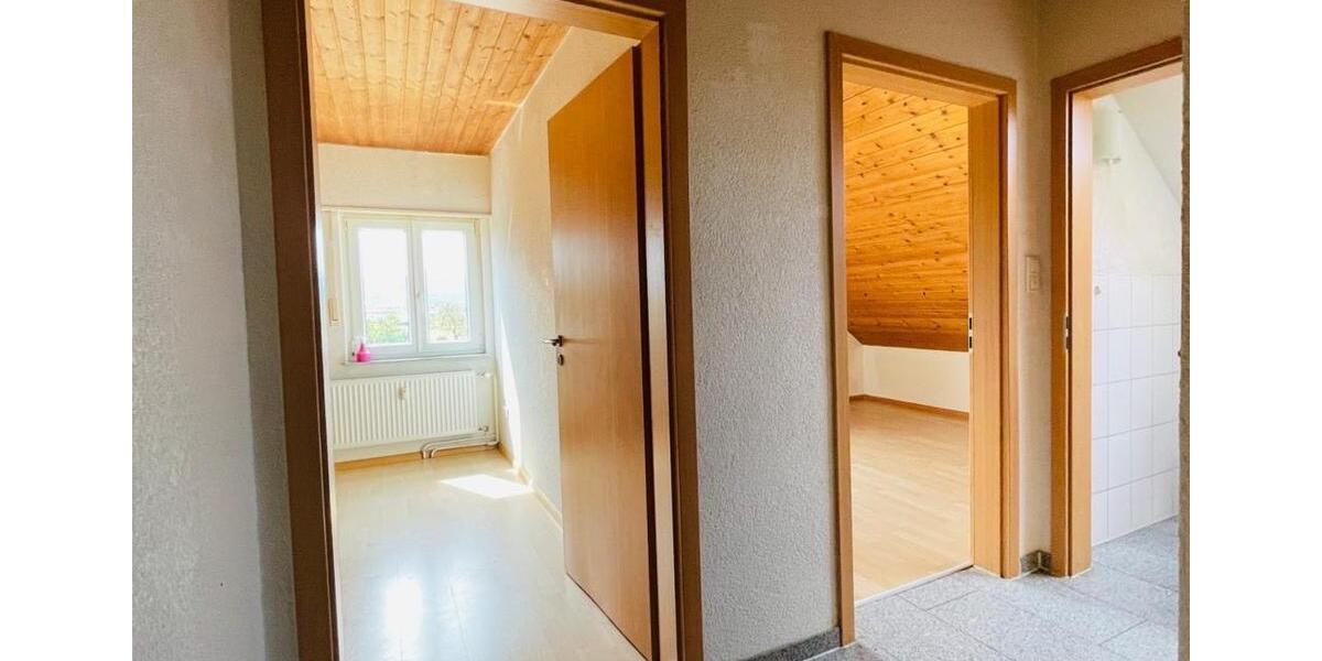 Dachgeschoßwohnung Weil am Rhein - 3 Zimmer, 70 m&sup2;, 1.100&euro; | Angebot:25405705