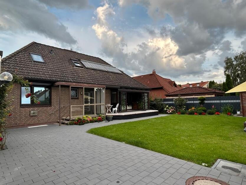 Freistehendes Einfamilienhaus mit Einliegerwohnung-Wolfenbüttel zimmer