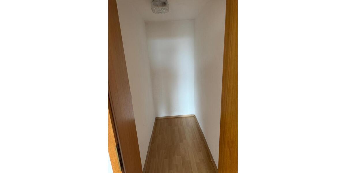 Etagenwohnung Apolda - 1 Zimmer, 53 m&sup2;, 400&euro; | Angebot:26409743