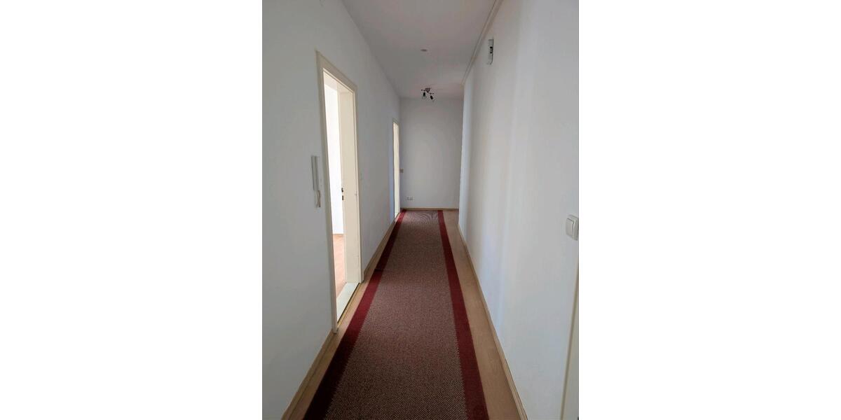 Etagenwohnung Osterhofen - 4 Zimmer, 110 m&sup2;, 700&euro; | Angebot:25053257