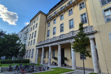 Haus Berlin Charlottenburg-Wilmersdorf - 2 Zimmer, 36 m&sup2;, 1.350&euro; | Angebot:25047207