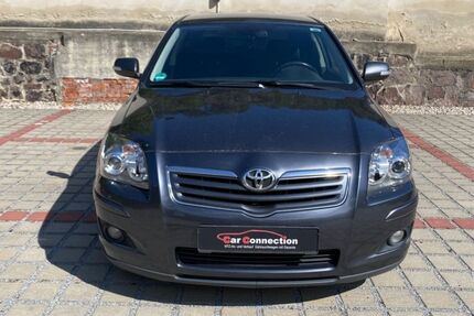 Toyota Avensis 237.400 km 2.699 € Dresden 01187