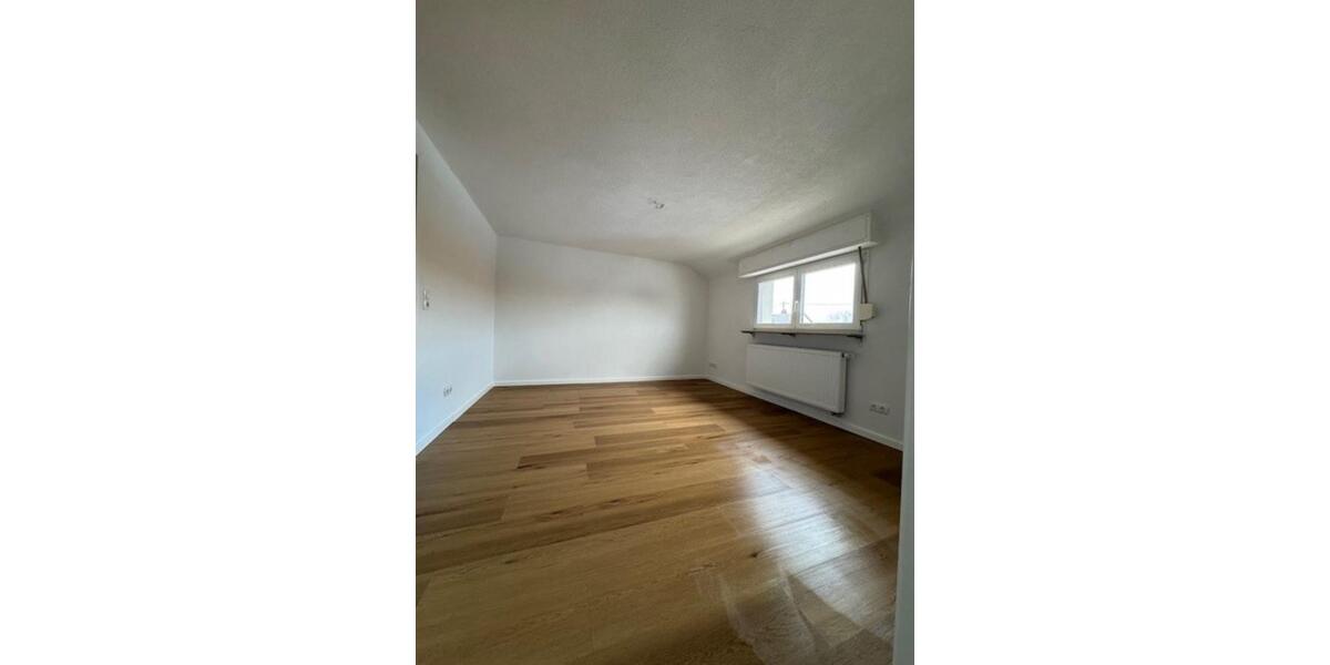 Dachgeschoßwohnung Karlsruhe Neureut - 4 Zimmer, 70 m&sup2;, 1.300&euro; | Angebot:25959537