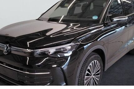 VW Tiguan 9.101 km 40.979 € Artern 06556