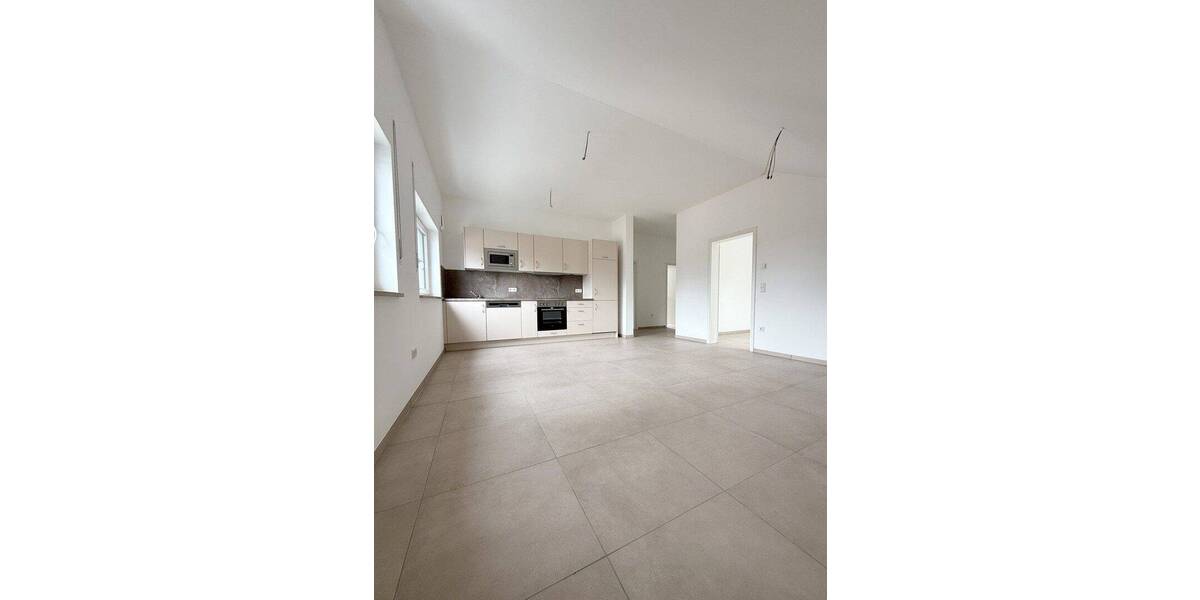 Etagenwohnung Schwandorf - 3 Zimmer, 72 m&sup2;, 864&euro; | Angebot:26871435