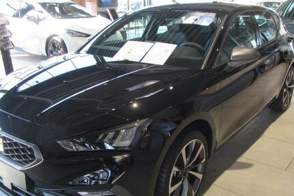 Seat Leon 9.900 km 33.590 € Gummersbach 51645