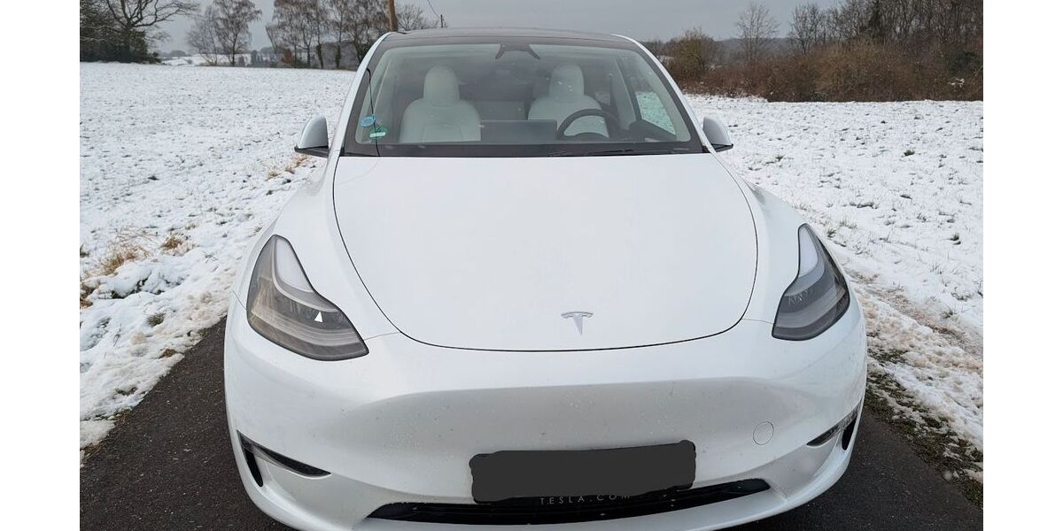 Tesla Model Y 23.100 km 39.900 &euro; Overath 51491