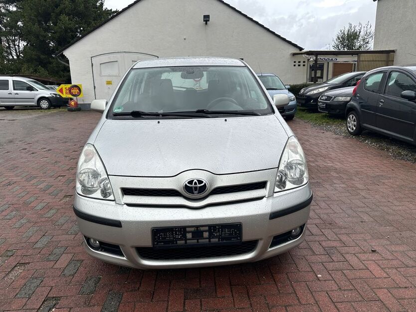 Toyota Corolla Verso 107.000 km 4.500 € recklinghausen 45665