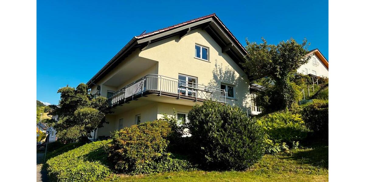 Einfamilienhaus Bühl - 8 Zimmer, 220 m&sup2;, 525.000&euro; | Angebot:26996991