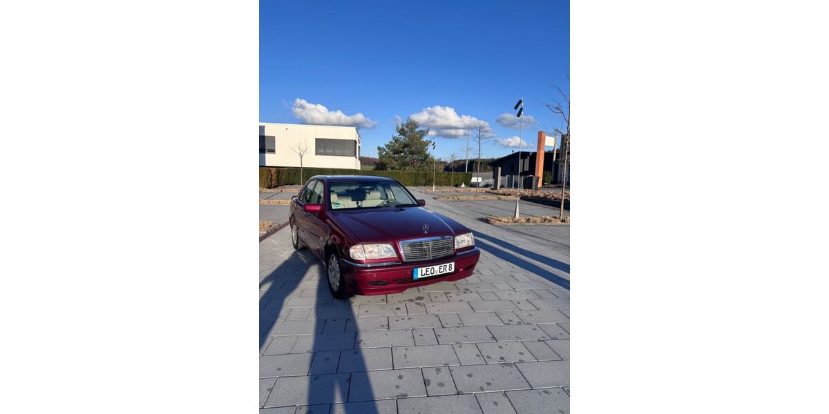 Mercedes-Benz C 200 95.000 km 5.500 &euro; Weissach 71287