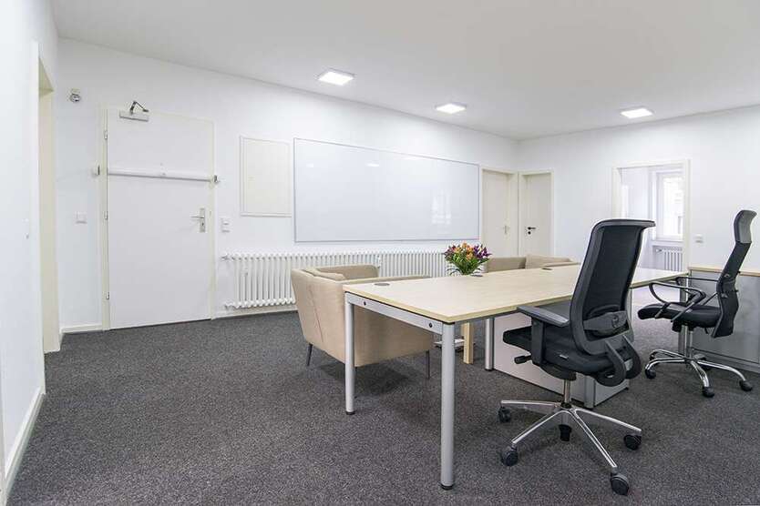 Büro in Düsseldorf 798 € 27 m²