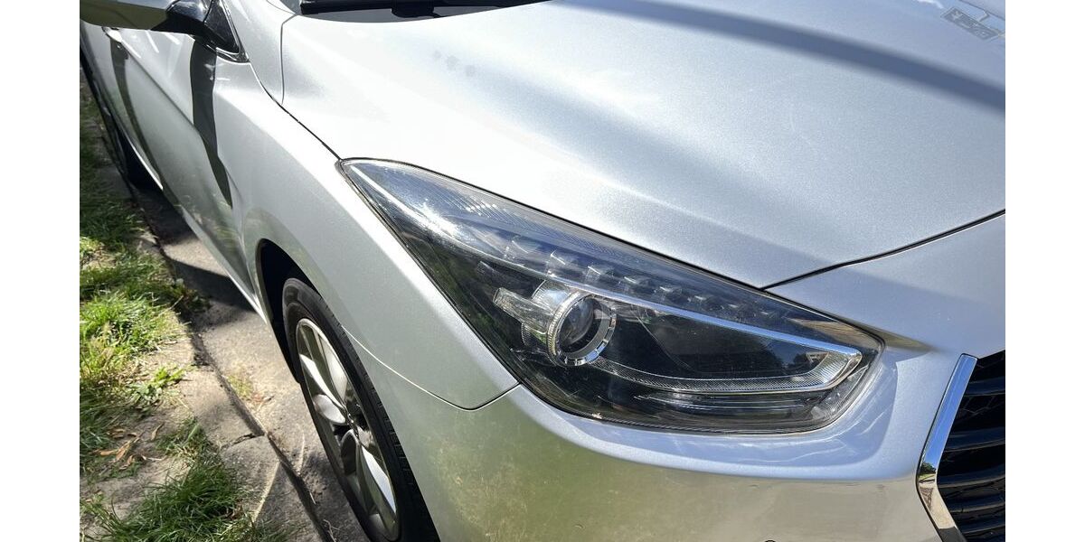 Hyundai i40 110.000 km 10.000 € Hamburg 22145