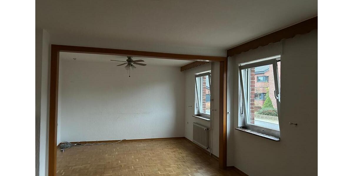 Geräumiges Haus mit Innenhof und Nebengebäuden in GangeltStahe zimmer