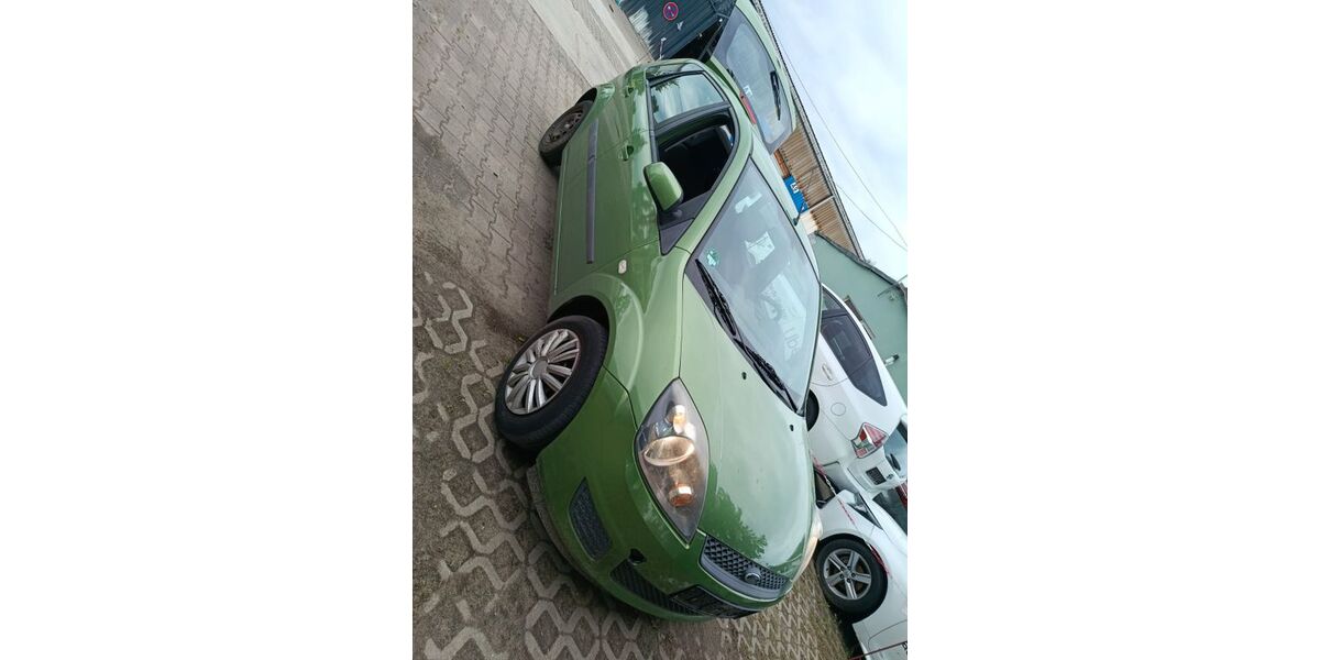 Ford Fiesta 130.000 km 850 &euro; Berlin 13583