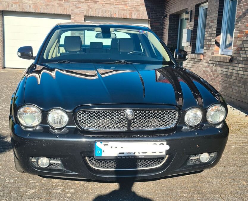 XJ8
