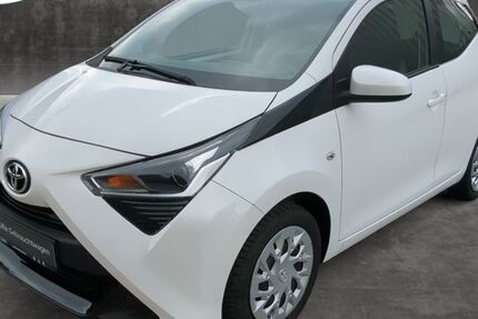 Toyota Aygo (X) 24.400 km 10.990 &euro; Chemnitz 09119
