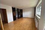 Herrliche 1 Zi.-Wohnung im 1.OG mit großem Balkon und unverbaubarem Fernblick !
